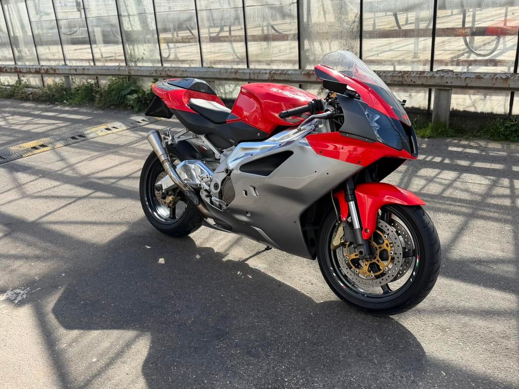 Aprilia rsv 1000 r, 2 cilinders, Motorrijbewijs A, Gebruikt, Super Sport