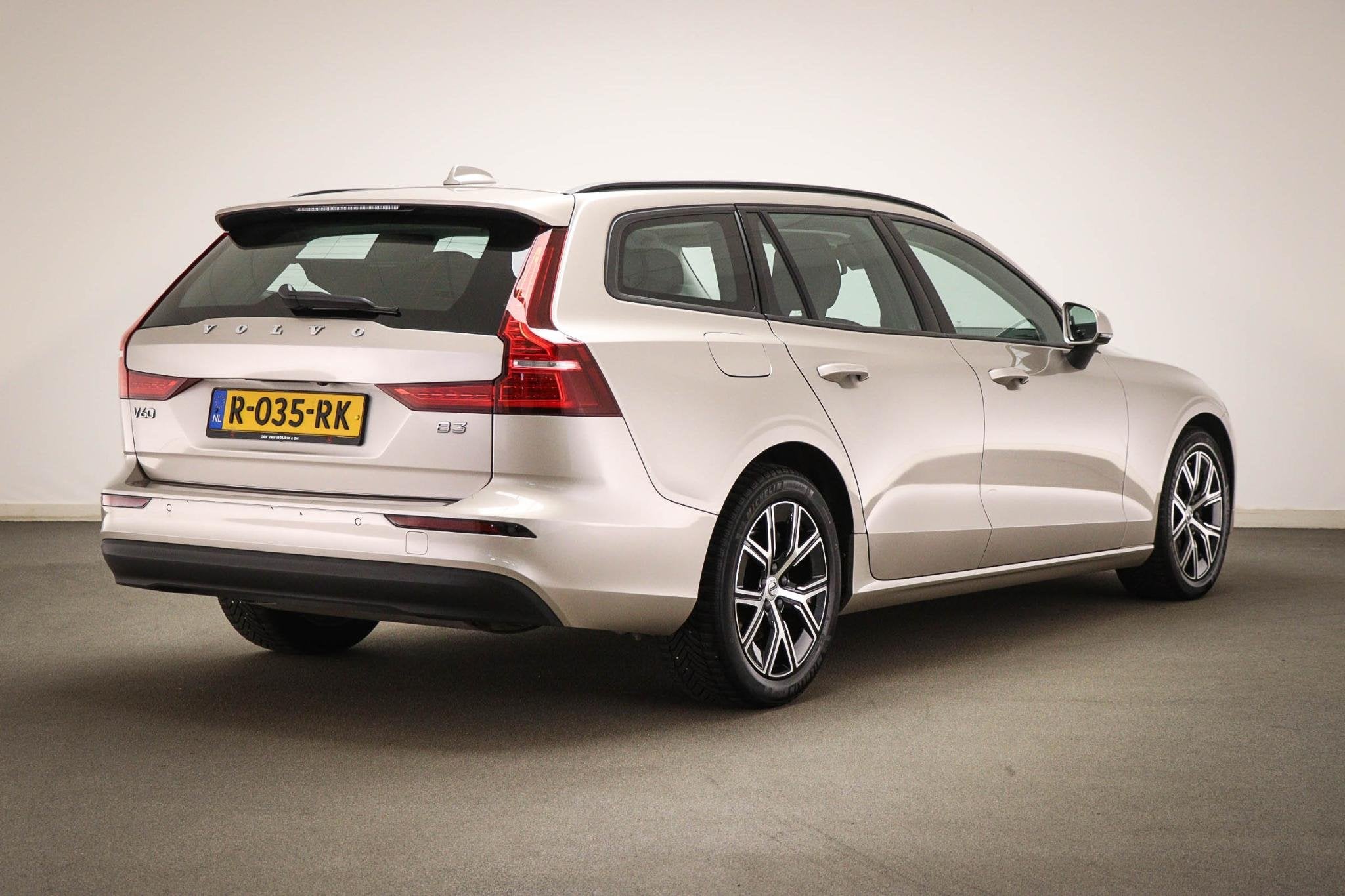 Volvo V60 2.0 B3 Essential | PARK ASSIST PACK | CLIMA | DAB, Auto's, 4 cilinders, 1634 kg, 163 pk, Origineel Nederlands