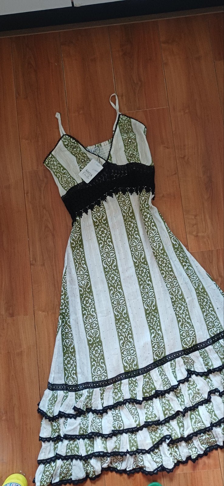 Mooie lange zomerjurk met gehaakt stukje en gouddraad bewerk, Maat 38/40 (M), Nieuw, Ophalen of Verzenden, Anisa