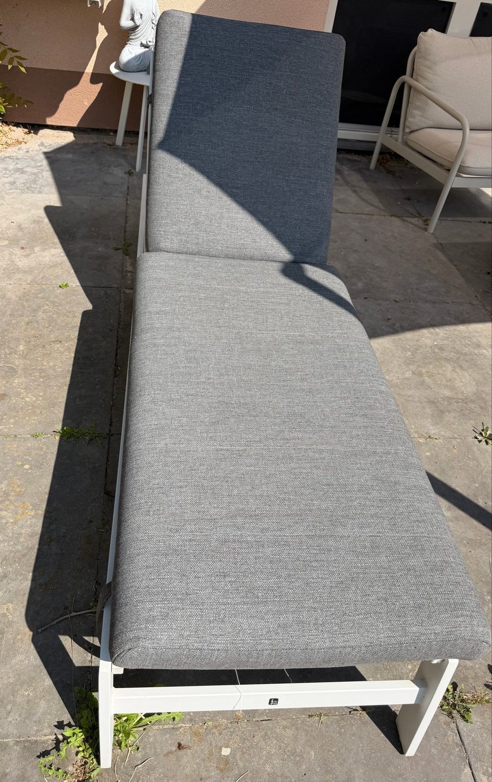 Intratuin verstelbaar Aren Ligbed Wit Frame, Grijs Kussen, Ophalen, Gebruikt, Aluminium, Verstelbaar