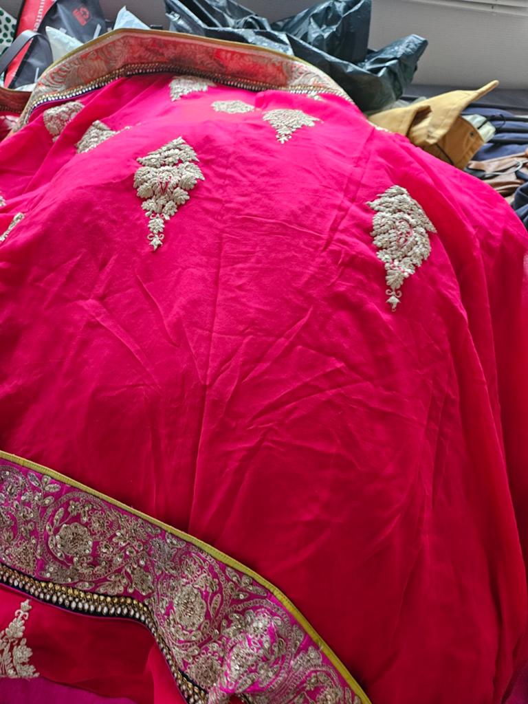 Prachtige nieuwe sari, Ophalen of Verzenden, Nieuw, Maat 46/48 (XL) of groter, Overige typen