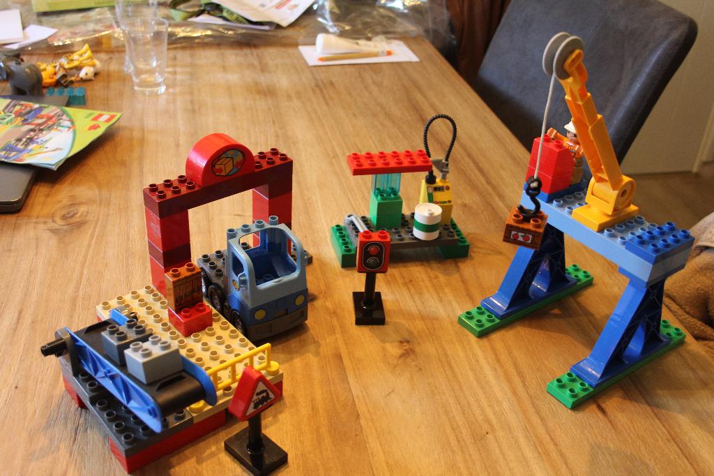 Lego Duplo 5609 set zonder trein en rails., Gebruikt, Overige thema's, Overige typen, Duplo