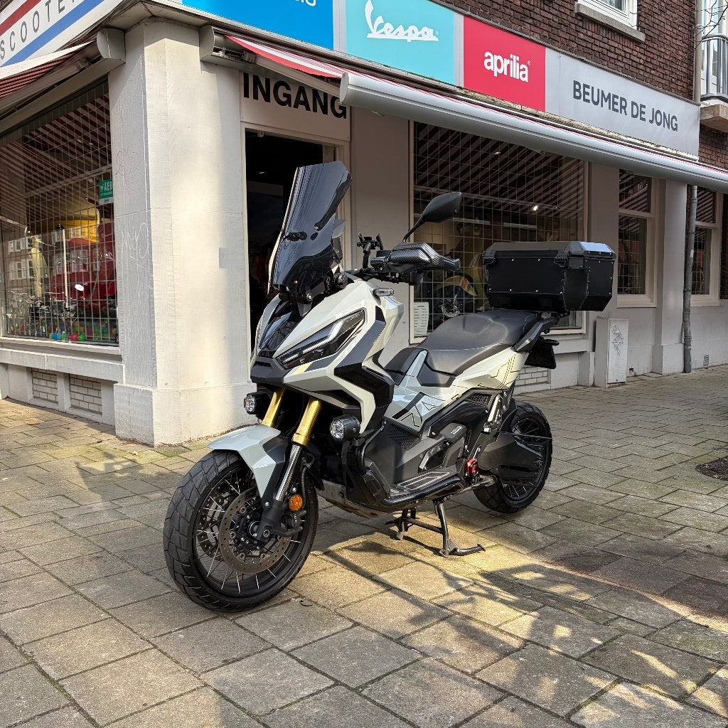 Honda X-Adv 750 Grijs - 10486 km - 29/10/2021 - Compleet!, Motoren, 750 cc, Nieuw, Bedrijf, Minimaal motorrijbewijs A2