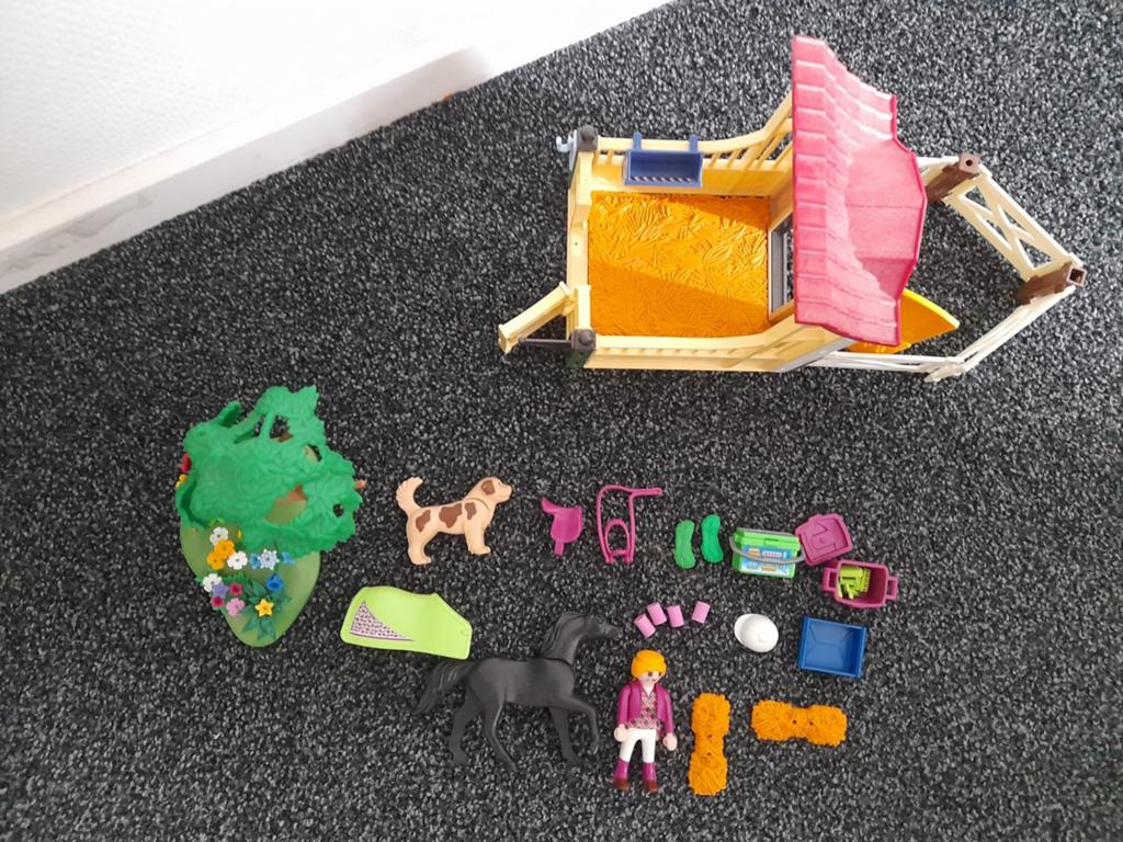 Playmobil Paardenstal met paard, hond en accessoires, Ophalen of Verzenden, Gebruikt, Complete set
