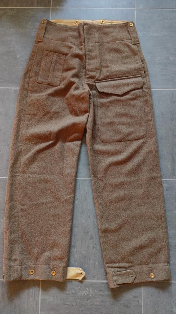 Wo2 Britse battle dress trousers, Verzamelen, Verzenden, Landmacht, Engeland, Kleding of Schoenen