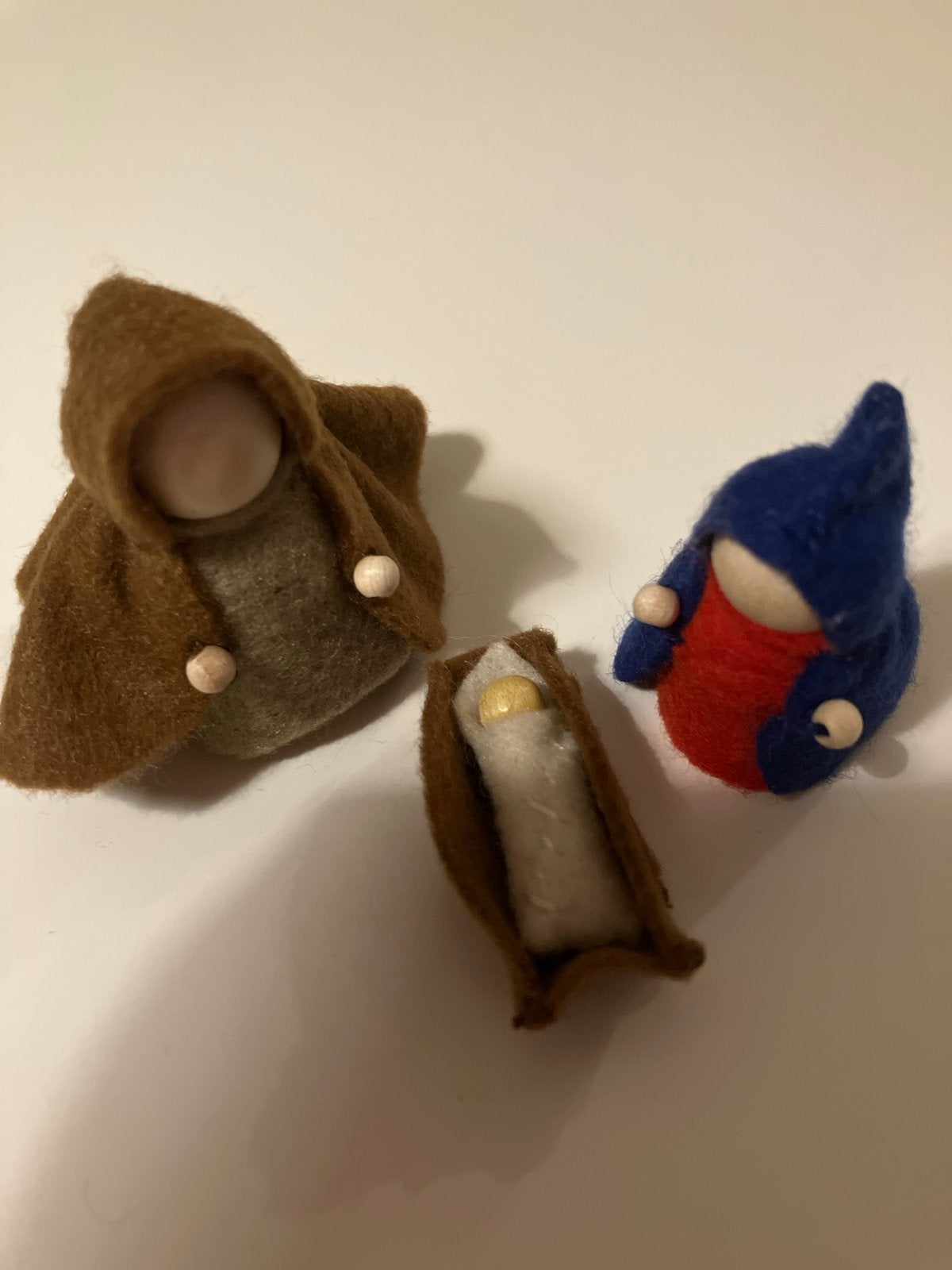 Handgemaakte kerststal figuren - Jozef, Maria en Jezus, Ophalen of Verzenden, Zo goed als nieuw