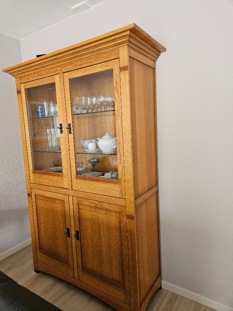 Mooie, massief licht eiken buffetkast/ servieskast met glaze