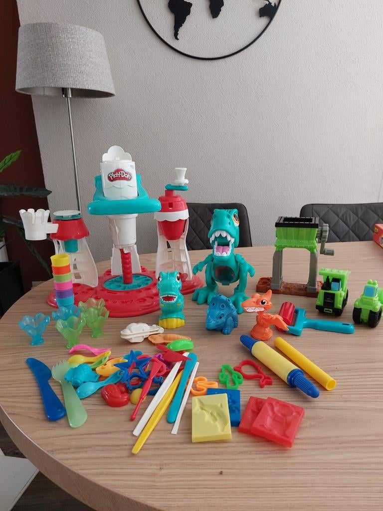 Grote klei set: ijsjesmaker, dino met geluid en accessoires, Ophalen of Verzenden, Gebruikt