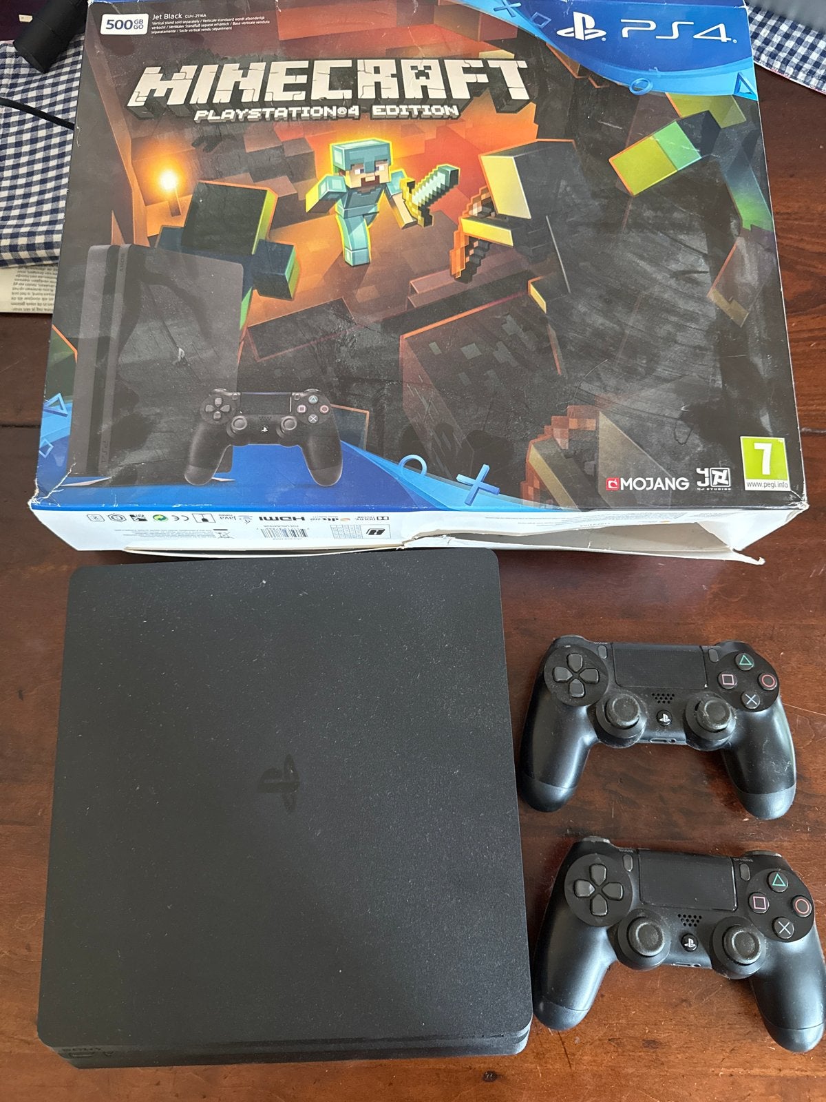 PlayStation 4 slim (PS4) met 2 controllers, Gebruikt, Overige genres, 2 spelers, Eén computer