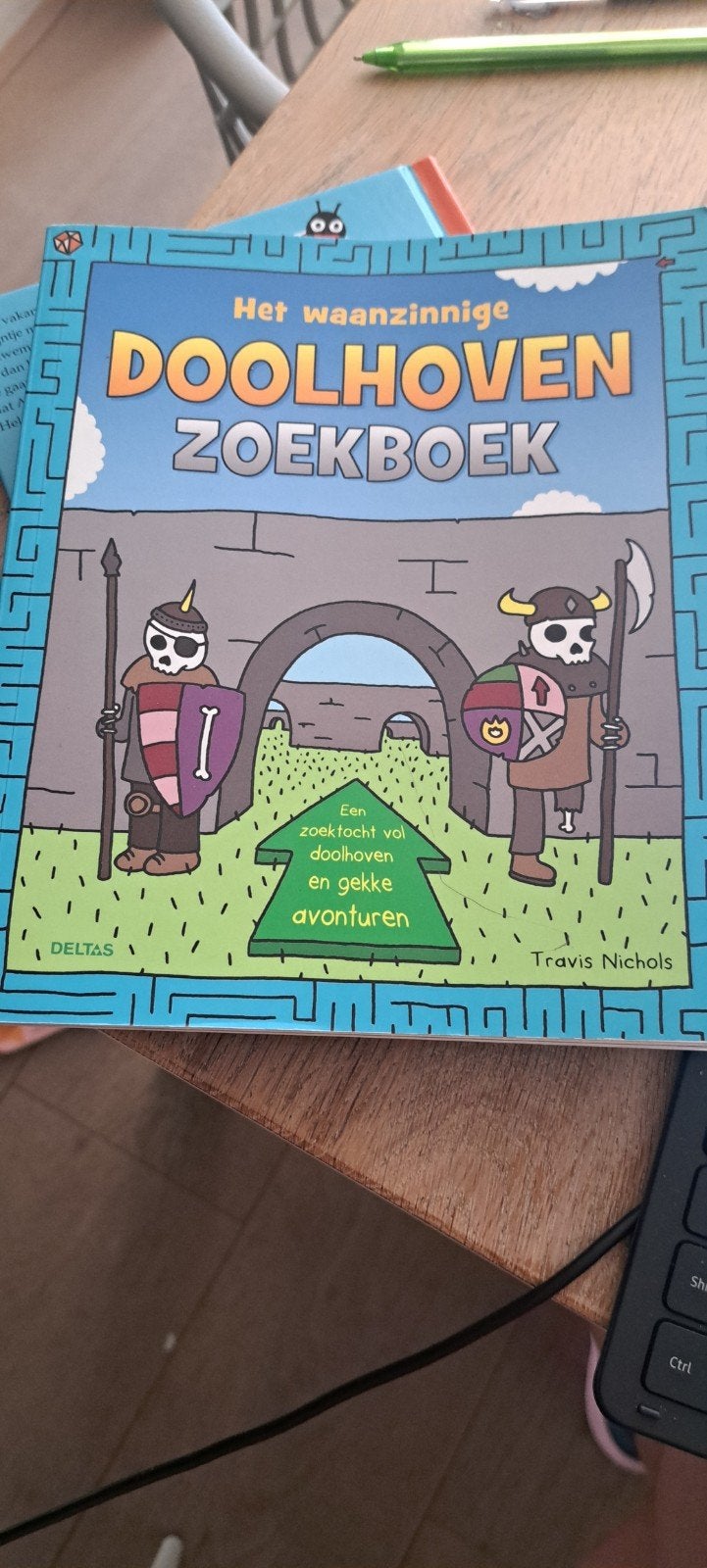 Het Waanzinnige Doolhoven Zoekboek - Travis Nichols, Boeken, Ophalen of Verzenden, Zo goed als nieuw, Travis Nichols, Fictie algemeen
