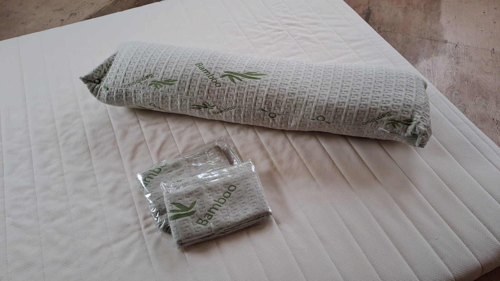 Lichaamskussen met 2 Bamboehoezen - 40 x 140 cm, Ophalen, Zo goed als nieuw