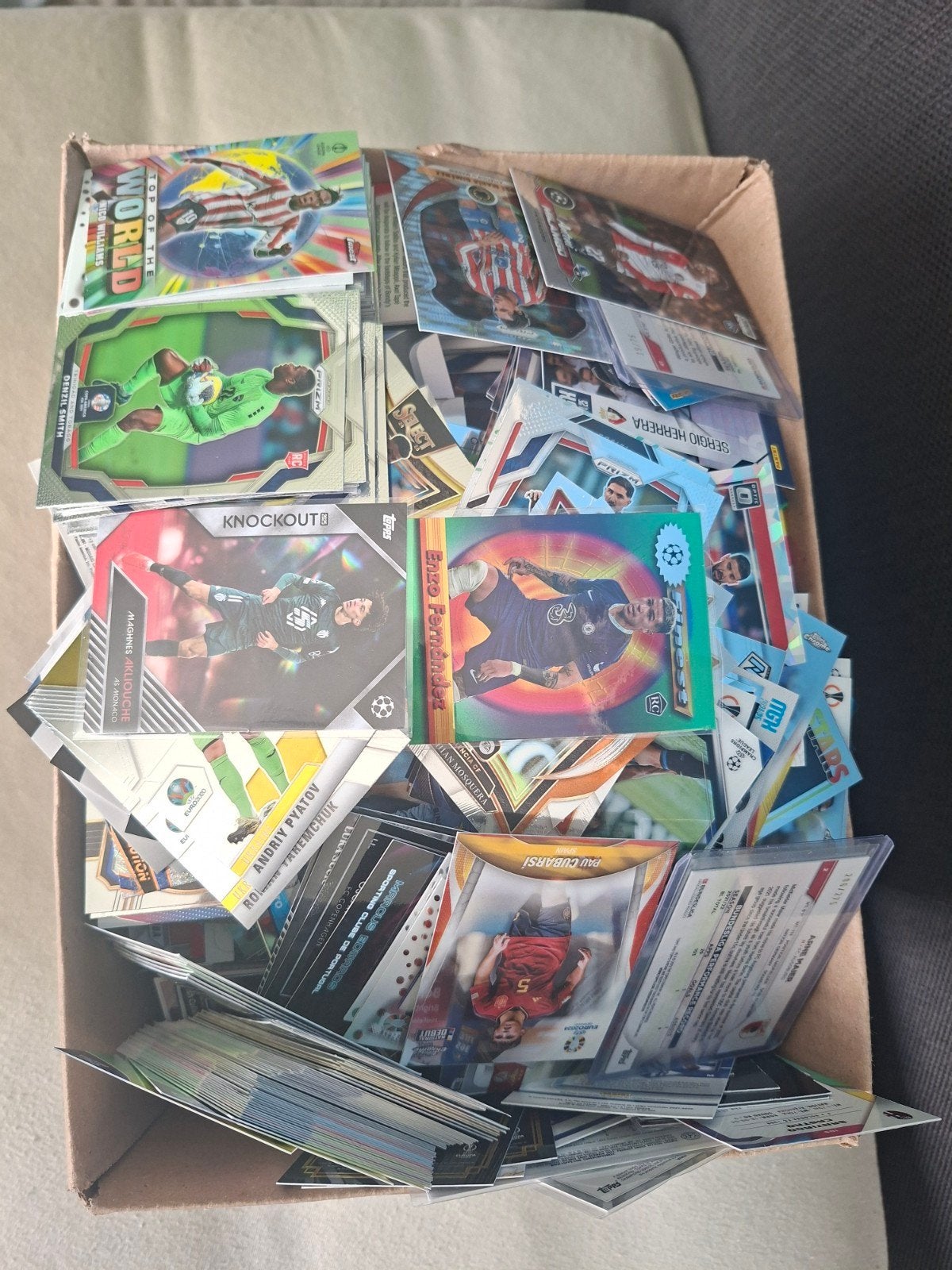 Grote doos met diverse voetbalplaatjes en kaarten, Ophalen of Verzenden, Zo goed als nieuw, Buitenlandse clubs, Spelerskaart