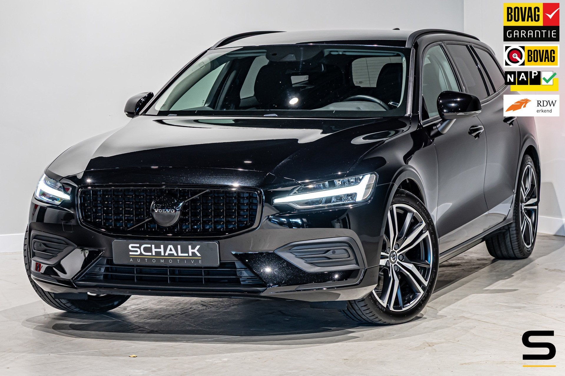 Volvo V60 2.0 B3 Momentum Advantage|NAP|Trekhaak|Cam|E-stoel, Auto's, Stof, 4 cilinders, 1969 cc, 1634 kg