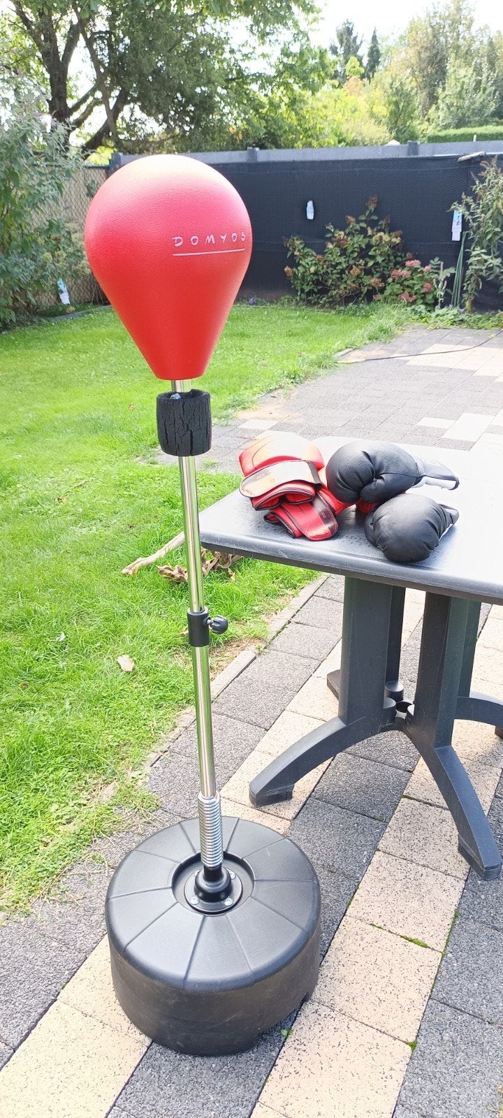 Domyos Boksbal met Handschoenen - Zo goed als nieuw, Ophalen of Verzenden, Zo goed als nieuw, Boksbal