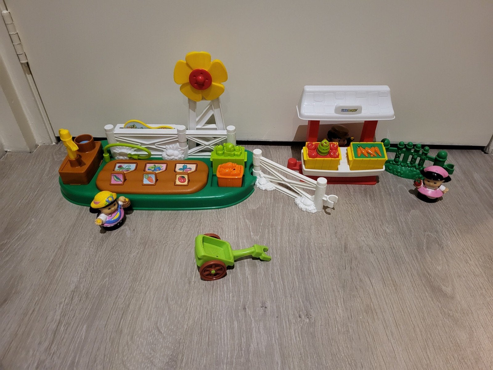 Moestuin en groente/fruit stalletje Little People, Ophalen of Verzenden, Zo goed als nieuw, Speelset, Met geluid