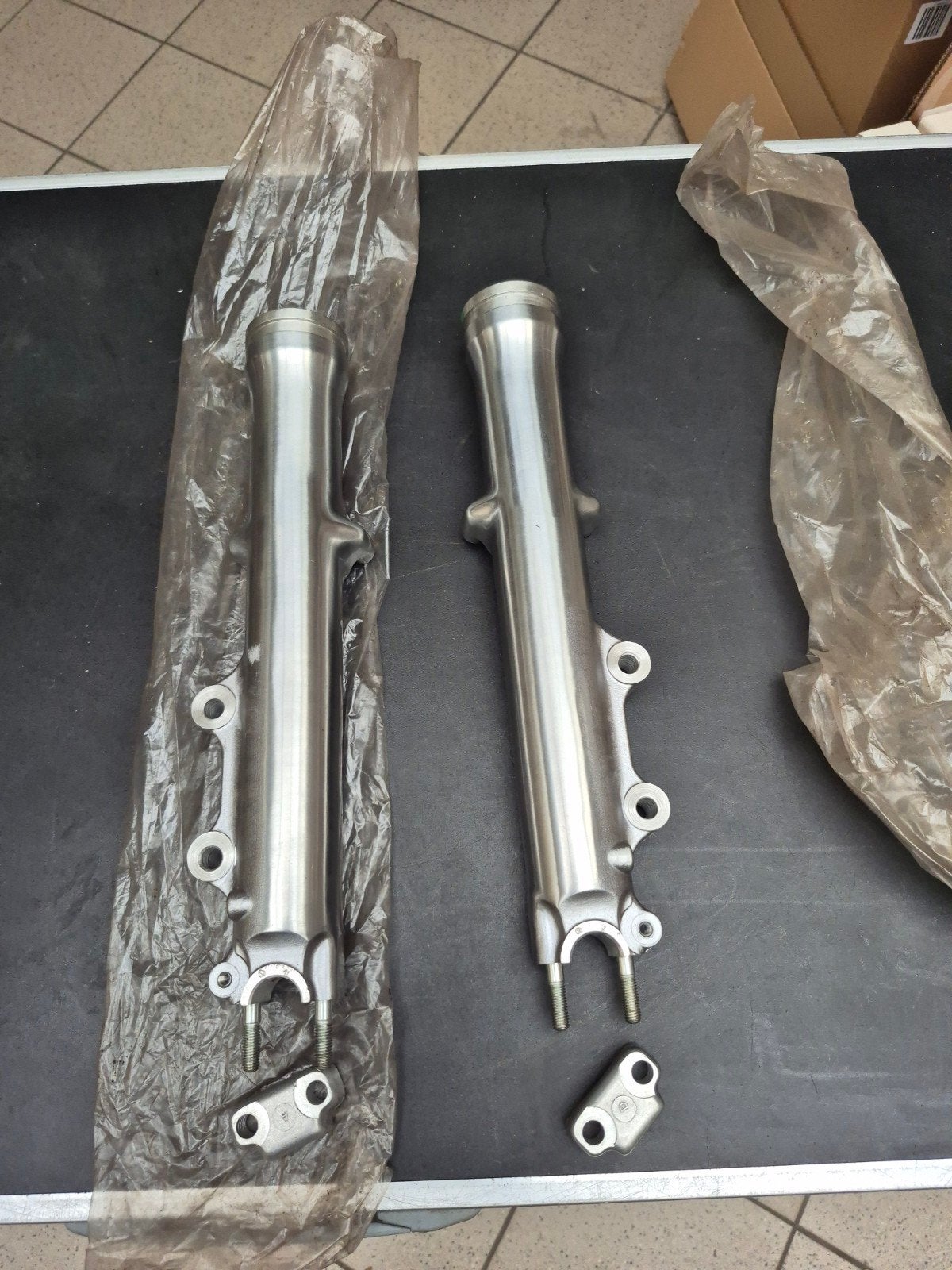 Suzuki gt750/550 / 380 showa voorvorkpoten New old stock nos, Ophalen of Verzenden