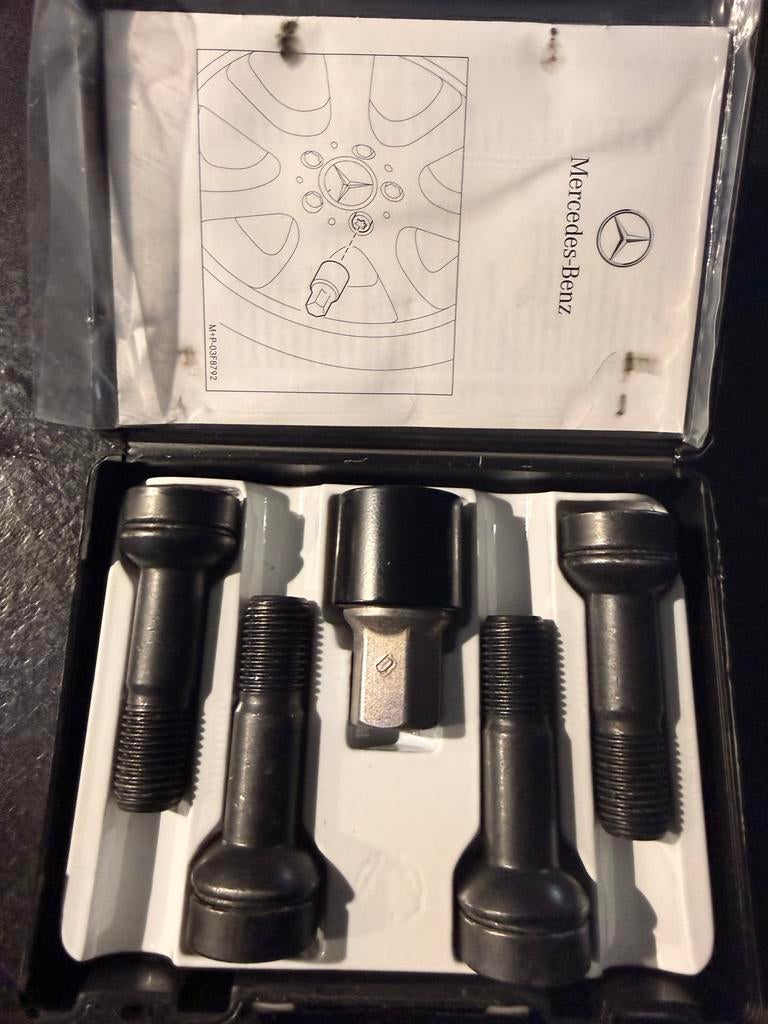 Mercedes-Benz Wielbouten Set (Anti-diefstal), Ophalen of Verzenden, Nieuw