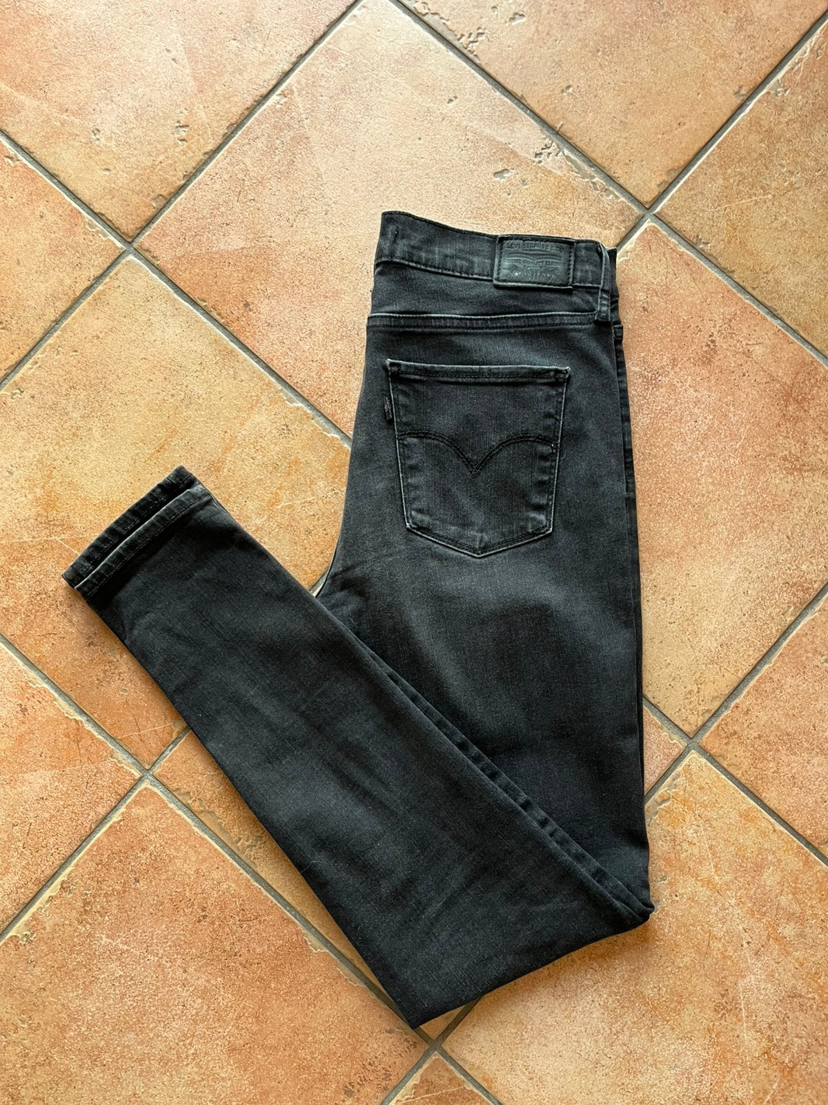 Levi's broek 720 high rise super skinny 29/32, Ophalen of Verzenden, Zo goed als nieuw, Grijs, W28 - W29 (confectie 36)