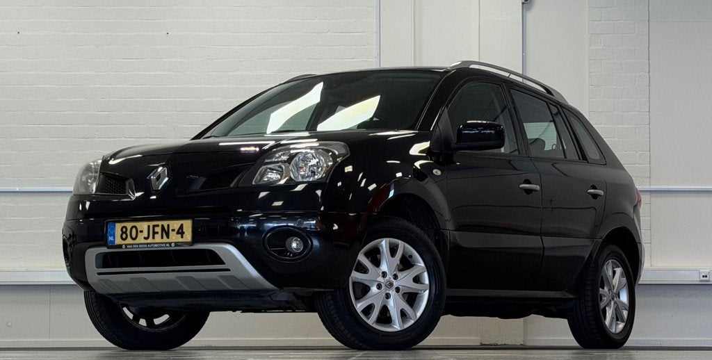 Renault Koleos 2.5i Dynamique Pack Trekhaak Navigatie Garant, Auto's, Renault, Voorwielaandrijving, Zwart, 4 cilinders, 2000 kg