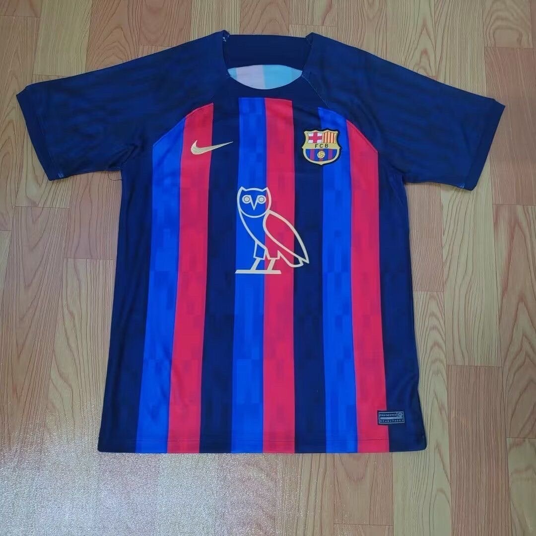 FC Barcelona x OVO voetbalshirt - Blauw/Rood gestreept, Nieuw, Ophalen of Verzenden, Voetbal, Maat 48/50 (M)
