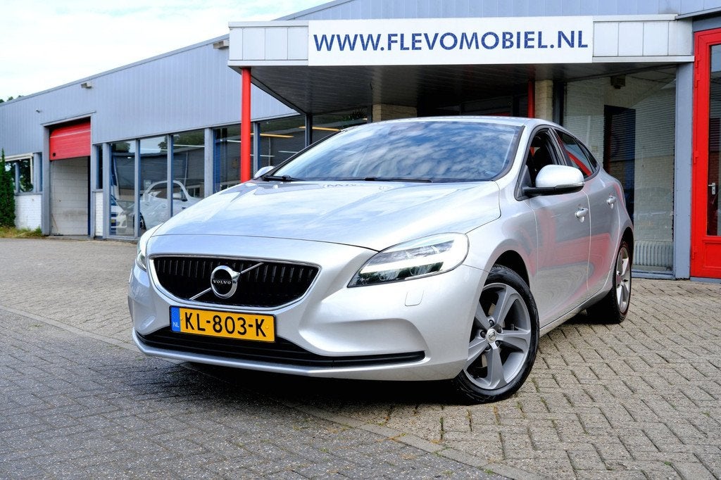 Volvo V40 2.0 T3 152pk Momentum Navi|LED|Clima|LMV, Auto's, Volvo, Voorwielaandrijving, Automatische klimaatregeling, Gebruikt