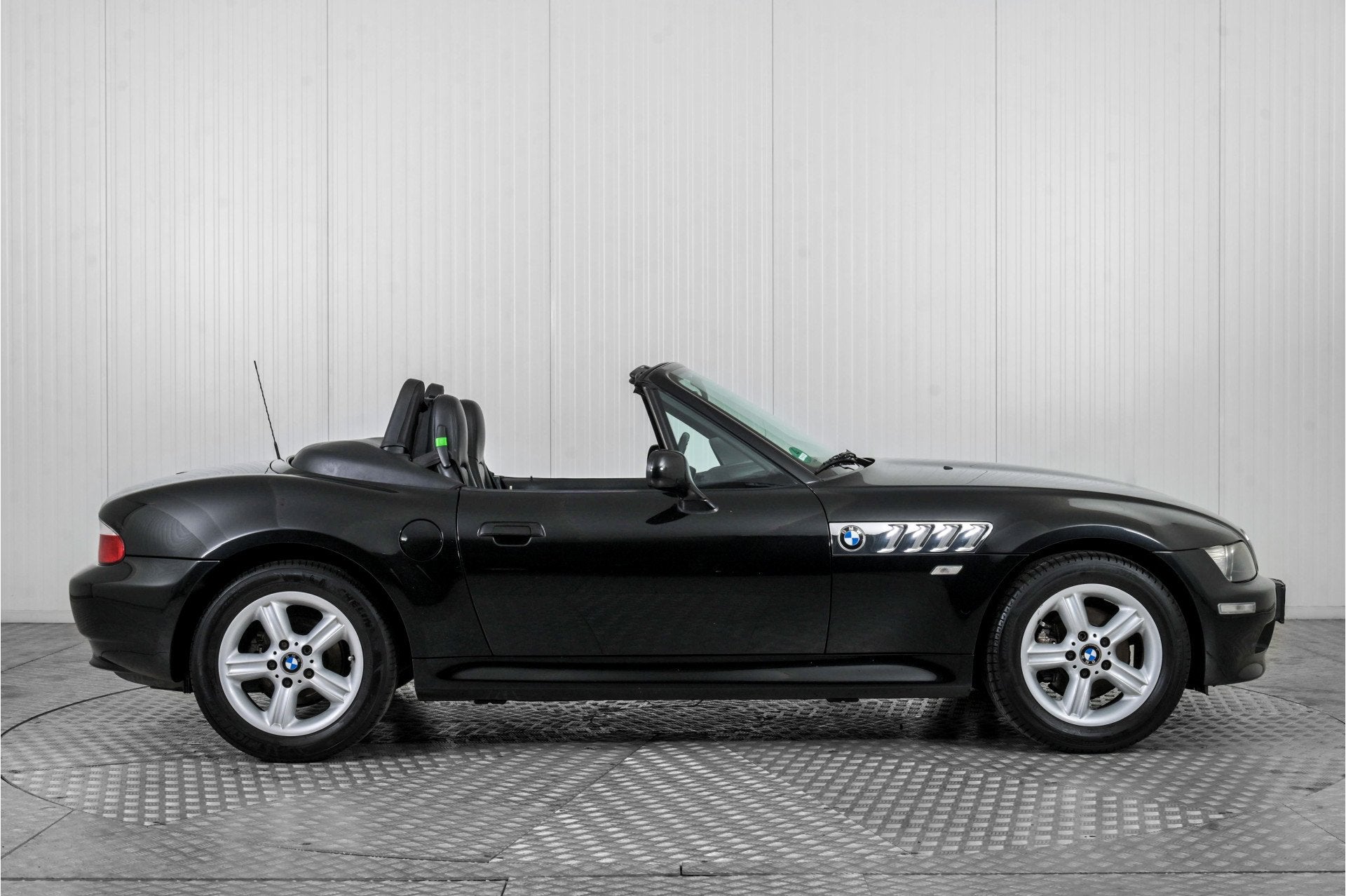 Foto 12 van BMW Z3 Roadster 1.8 S Airco . (bj 2001)