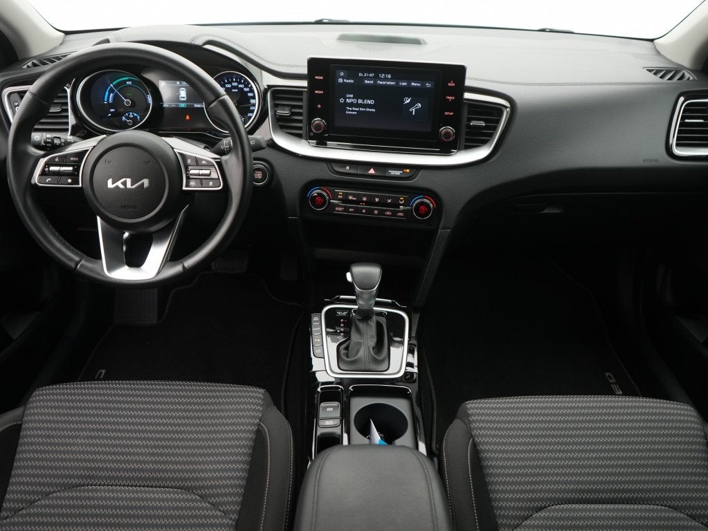 Kia Ceed Sportswagon 1.6 GDi PHEV DynamicLine | Camera | Car, Auto's, 12 maanden, Stof, Gebruikt, Wit