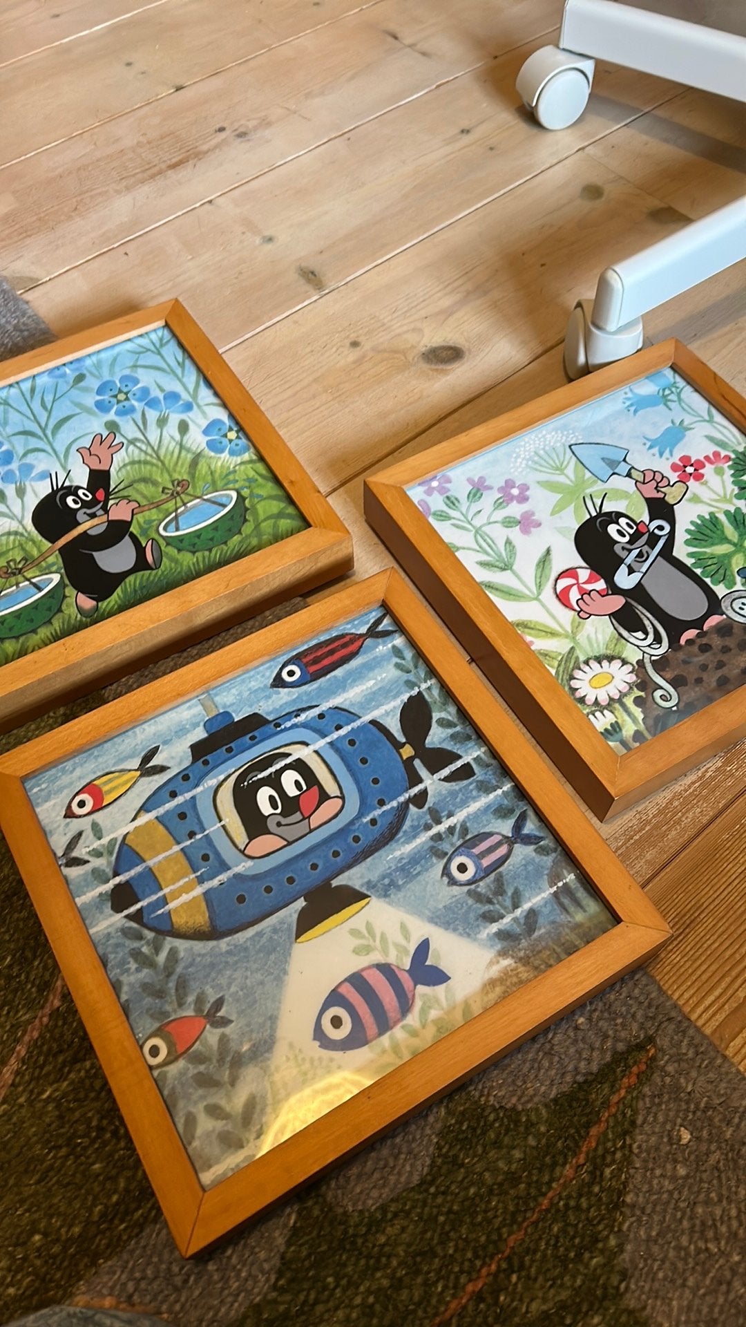 3 houten Ikea lijstjes met Molletje Krtek prenten, Ophalen of Verzenden, Gebruikt, Wanddecoratie