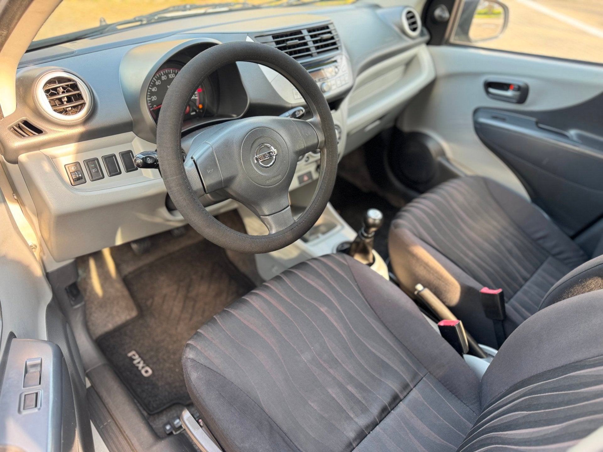 Nissan Pixo 1.0 Look lage kms airco nette voertuig, Auto's, Voorwielaandrijving, Euro 5, Stof, Gebruikt