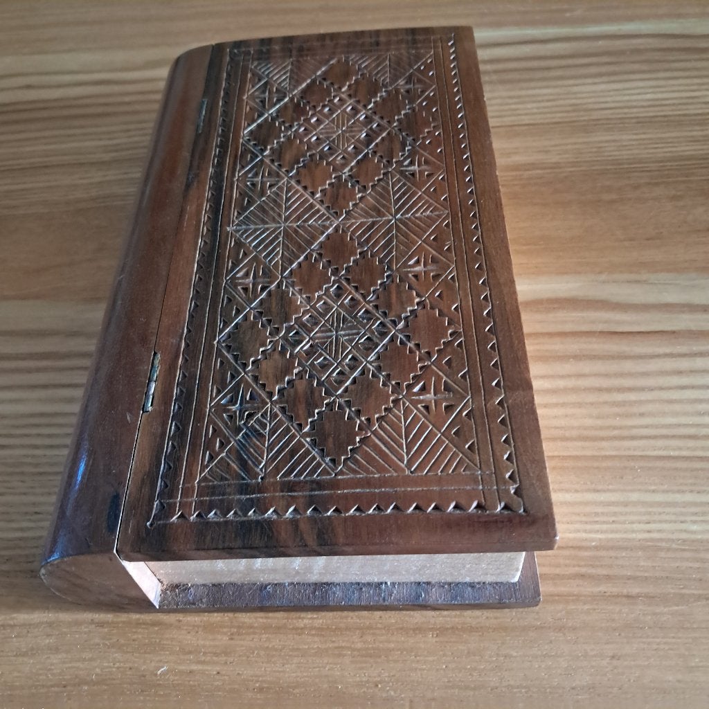 Houten sieraden speelkaarten doos in de vorm van een boek, Antiek en Kunst, Ophalen of Verzenden