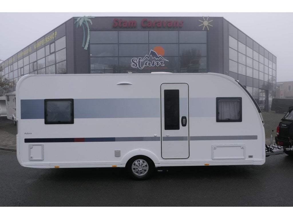 Adria Adora 522 UP Mover, Airco,deeltent, Caravans en Kamperen, Rondzit, 5 tot 6 meter, 1250 - 1500 kg, Tot en met 4