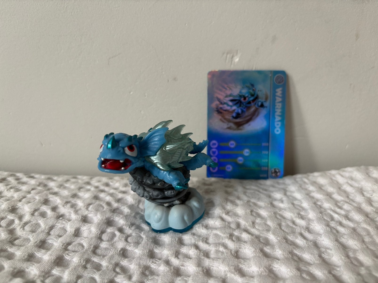 Skylanders Lightcore Warnado + kaartje, Avontuur en Actie, 2 spelers, Ophalen of Verzenden, Zo goed als nieuw