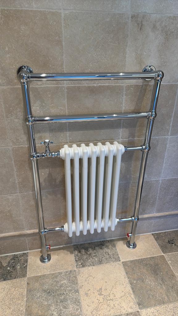 Klassieke staande radiator 700x120 chroom/wit, Doe-het-zelf en Verbouw, Verwarming en Radiatoren, Gebruikt, Radiator, 30 tot 80 cm