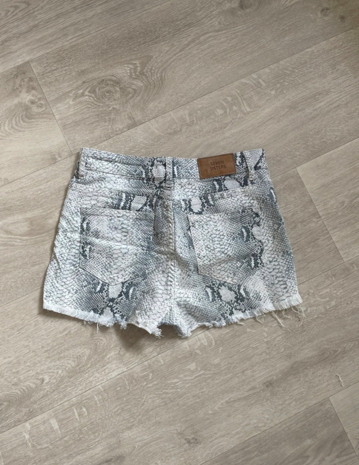 Kortebroek slangenprint maat M Merk Seven Sisters, Kleding | Dames, Broeken en Pantalons, Maat 38/40 (M), Overige kleuren, Kort