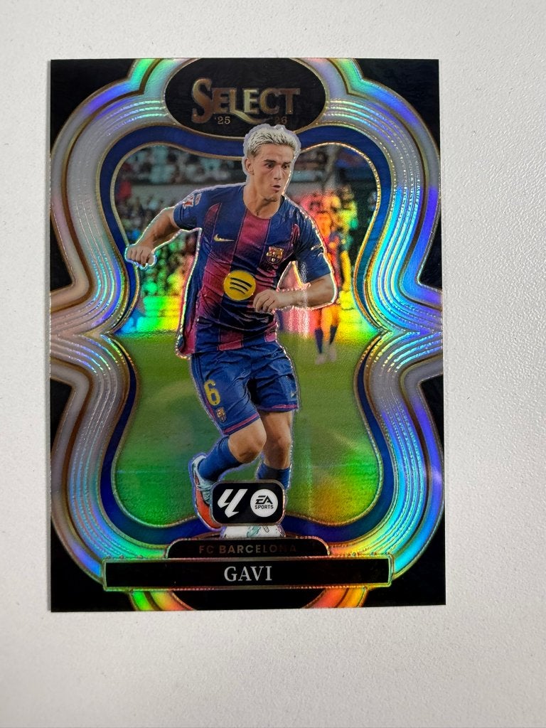 103 Gavi Silver Mezzanine Select La Liga 2025-26, Ophalen of Verzenden, Nieuw, Buitenlandse clubs, Poster, Plaatje of Sticker