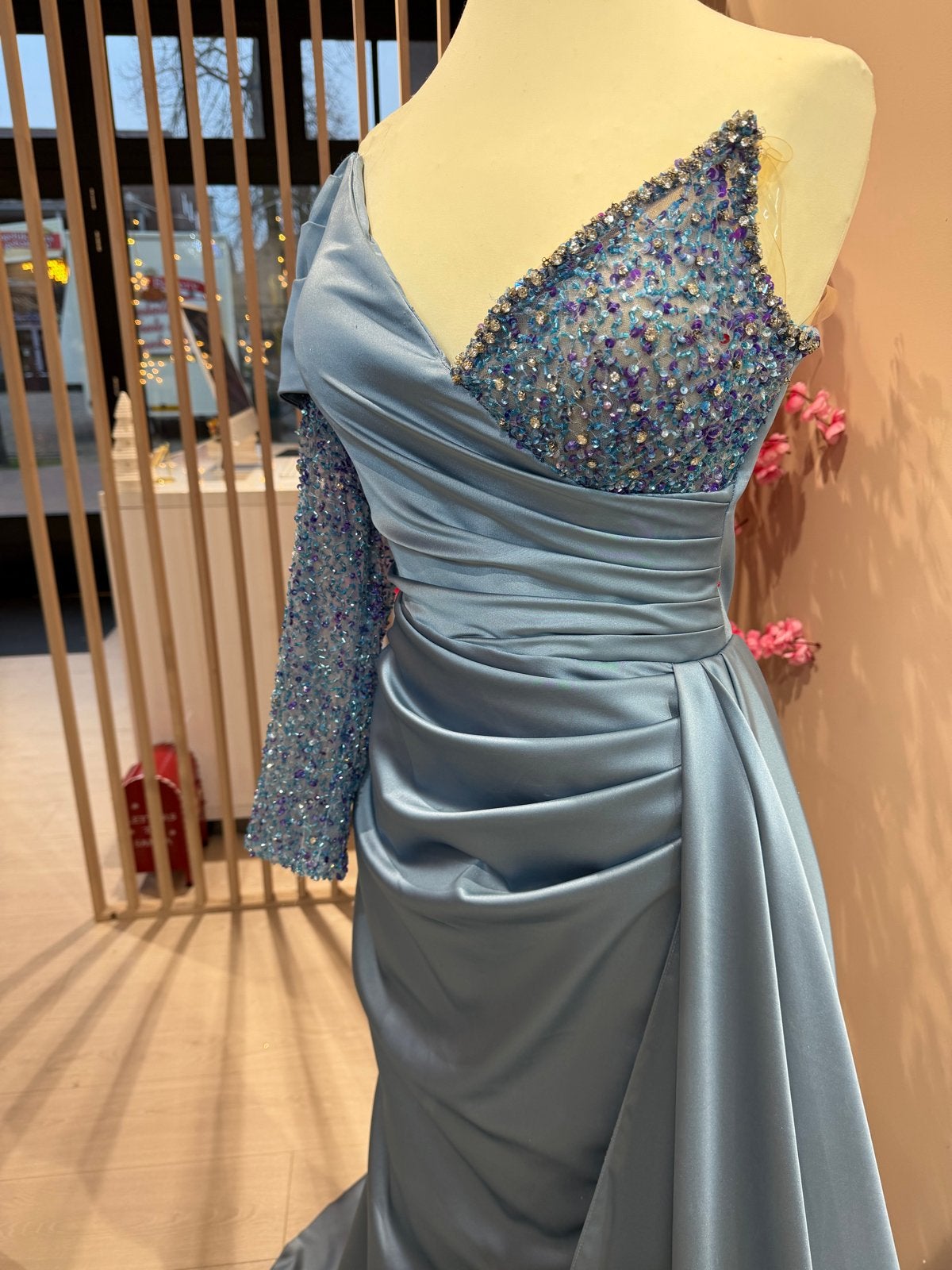 Exclusieve Galajurk uit Kosovo - Blauw met pailletten, Kleding | Dames, Blauw, Nieuw, Ophalen of Verzenden, Maat 36 (S)
