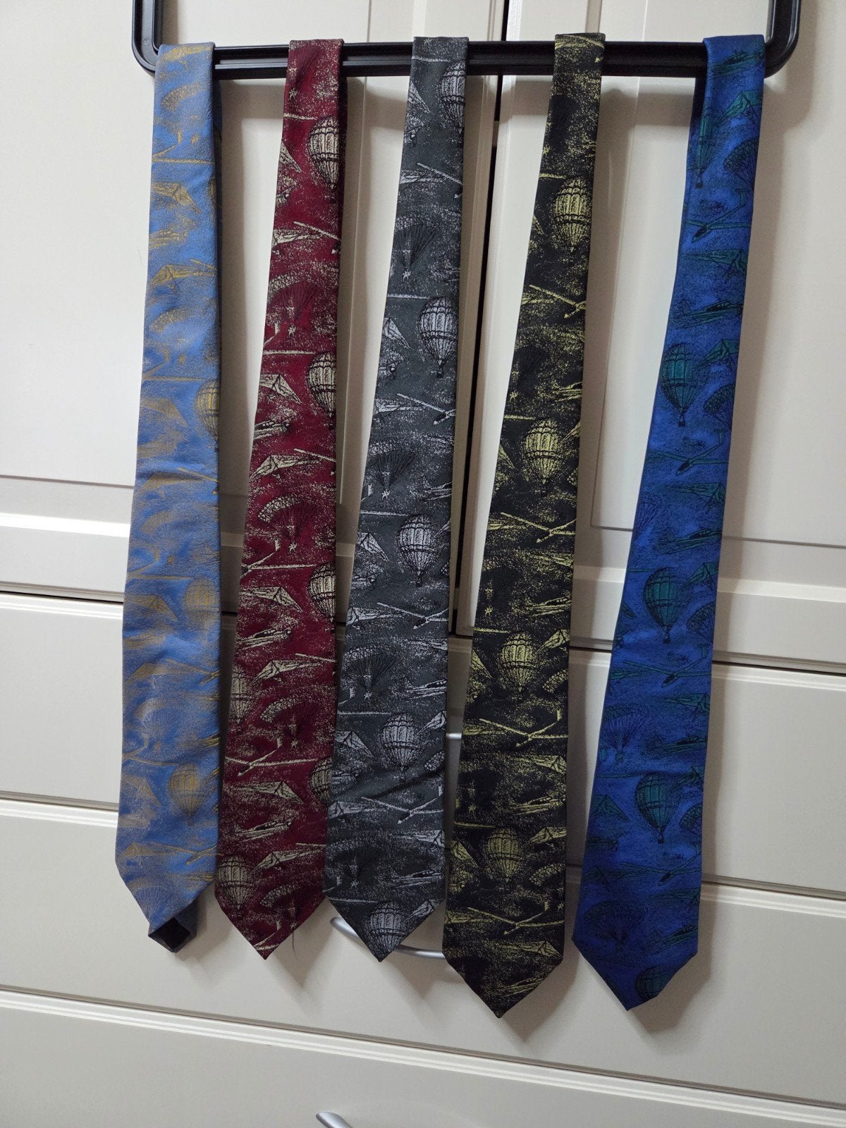 Een mooie verzameling van 5 Elegante stropdassen, Ophalen of Verzenden, Zo goed als nieuw, Overige kleuren, Met patroon