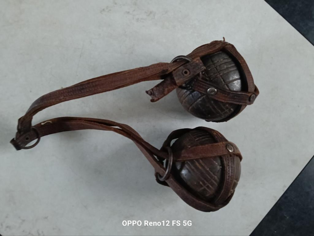 Antieke Petanque ball- Decoratieve Leren Slingers met Ballen, Ophalen of Verzenden