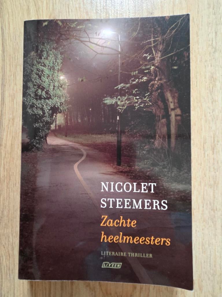 N. Steemers - Zachte heelmeesters, Gelezen, Nicolet Steemers, Ophalen of Verzenden, Nederland