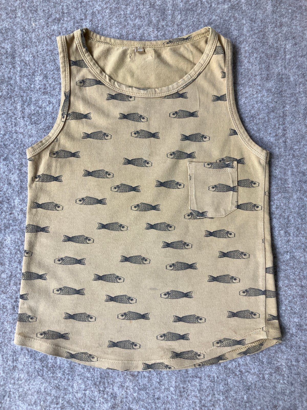 Lötiekids mouwloos shirtje met vissenprint, maat 4-5 jaar, Kinderen en Baby's, Kinderkleding | Overige, Gebruikt, Jongen of Meisje