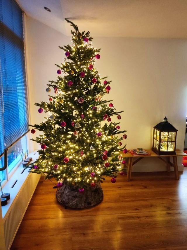 Evergreen Makalu Kunst Kerstboom H240 en Boomrok schors, Diversen, Ophalen, Zo goed als nieuw