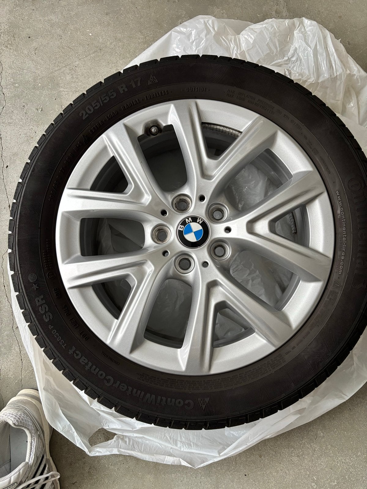 Continental Runflat Winterbanden 17 inch met BMW velgen, Ophalen, Gebruikt, Banden en Velgen, 17 inch