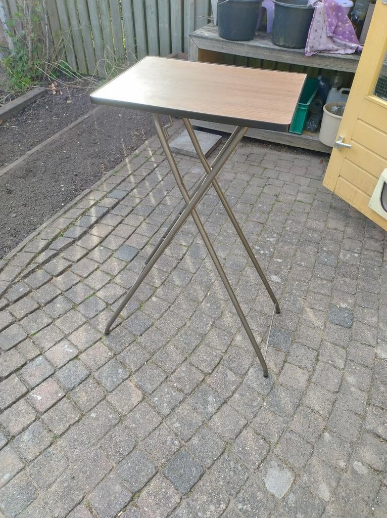 Projectortafel, beamertafel, Ophalen