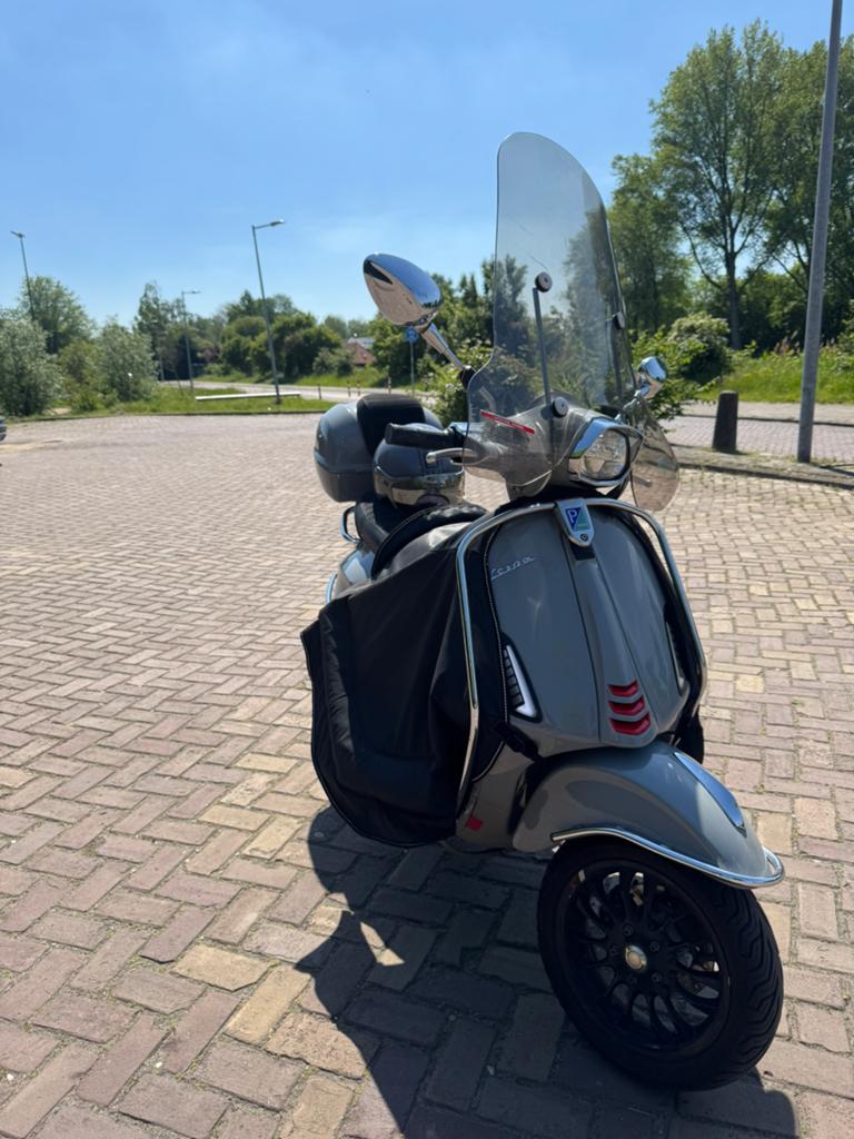 Vespa Sprint 2020 – Full Option – Zeer nette staat, Ophalen, Maximaal 45 km/u, Zo goed als nieuw, Benzine