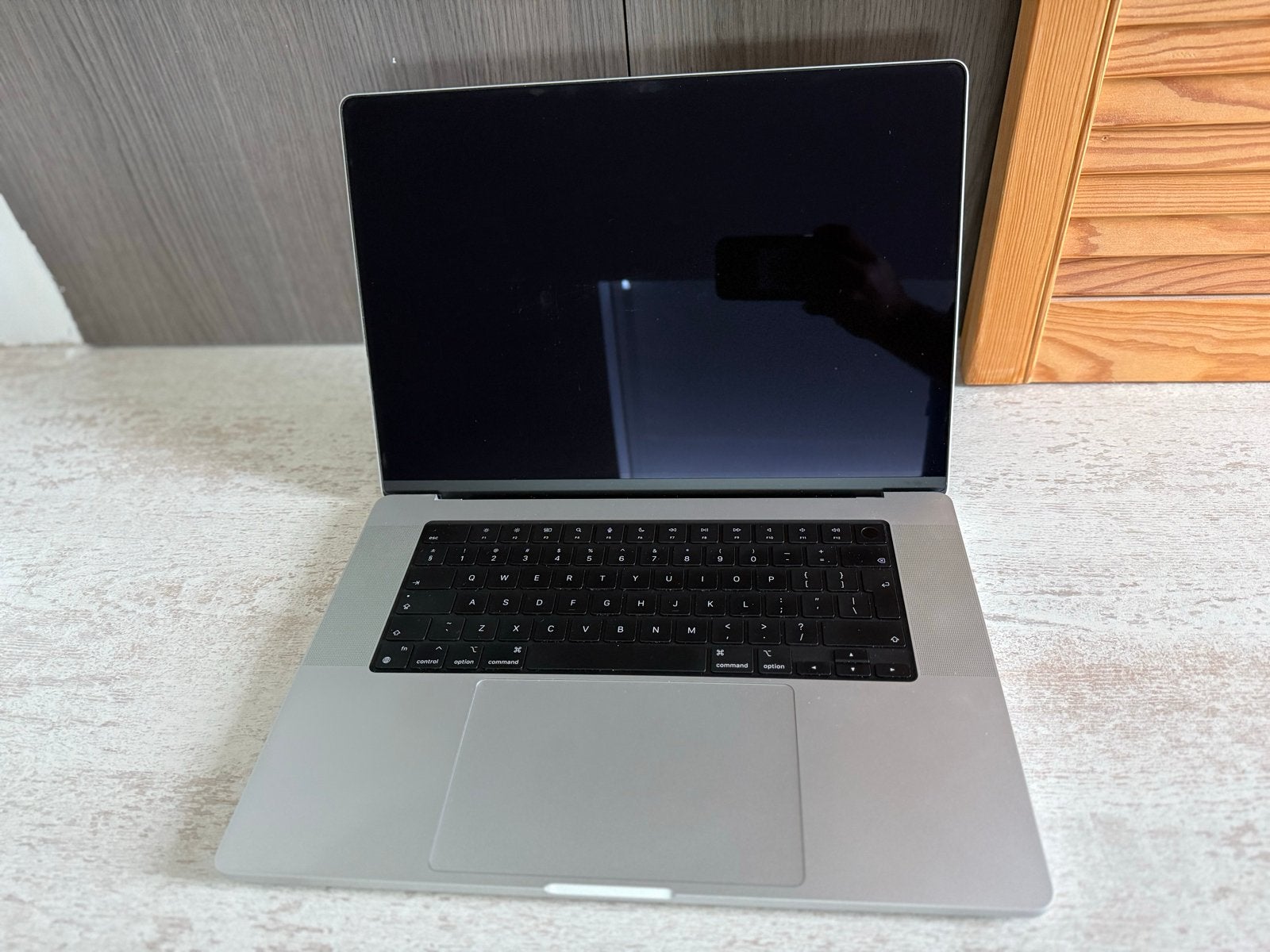 Foto 2 van MacBook Pro 16 inch M3 Pro - 36 GB - 512 GB