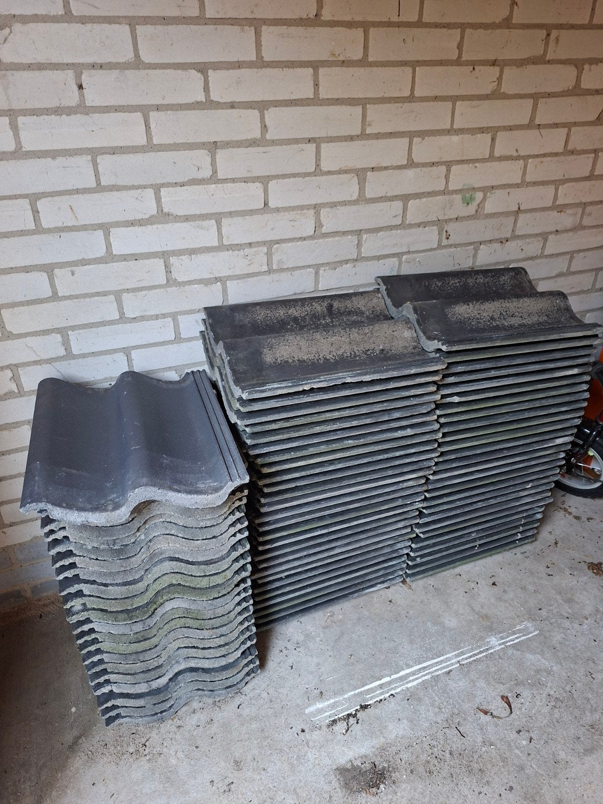 Dakpannen: 25 nieuw en 50 gebruikt, Ophalen, Overige materialen, Zo goed als nieuw, 15 m² of meer