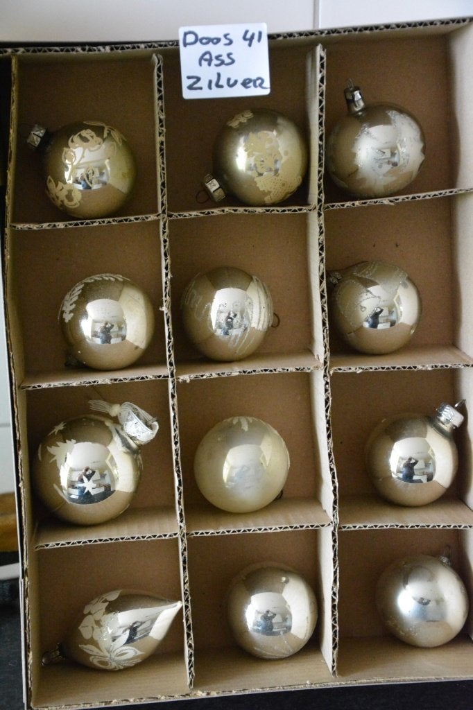 Kerstballen zilver Doos 41, Ophalen of Verzenden, Zo goed als nieuw