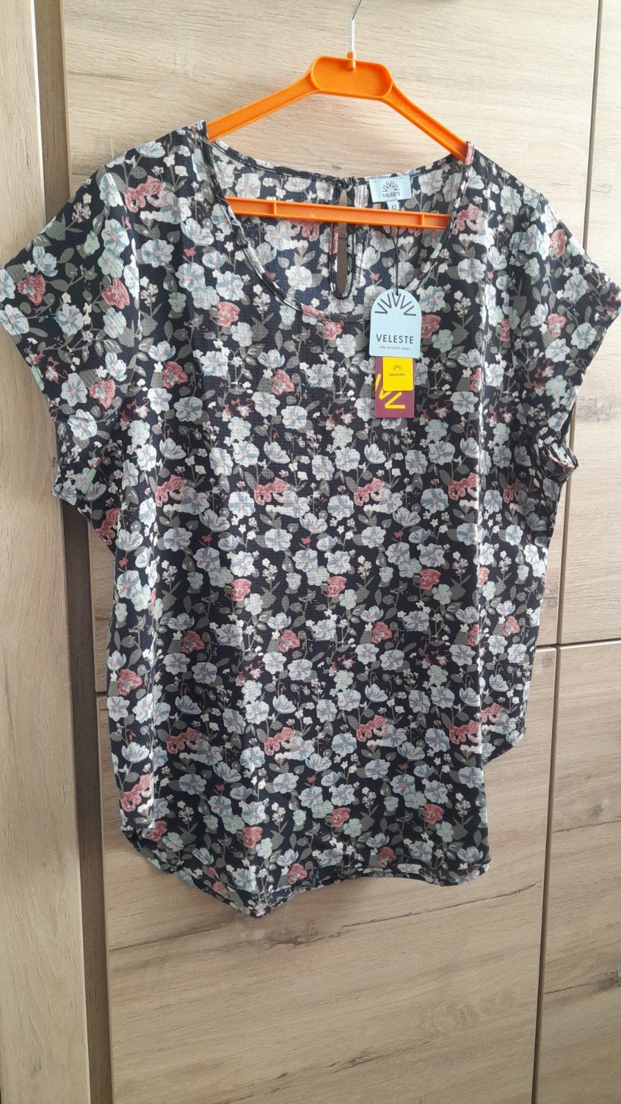 Nieuw Zomers Damesshirt, mt 42(kaartjes er nog aan), Veleste(vanWelkoop),, Meerkleurig, Maat 42/44 (L), Nieuw