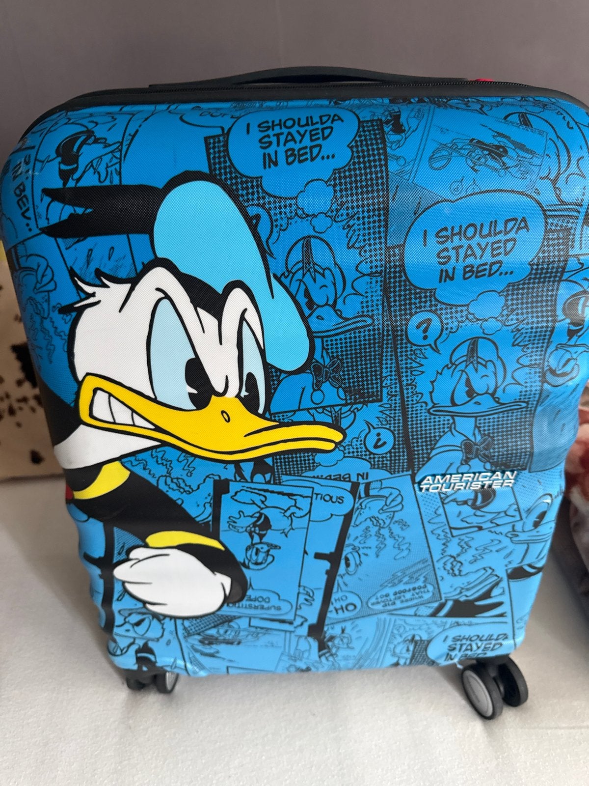 American Tourister Donald Duck Koffer - Zo goed als nieuw, Sieraden, Tassen en Uiterlijk, Wieltjes, 40 tot 60 cm, 20 tot 30 cm