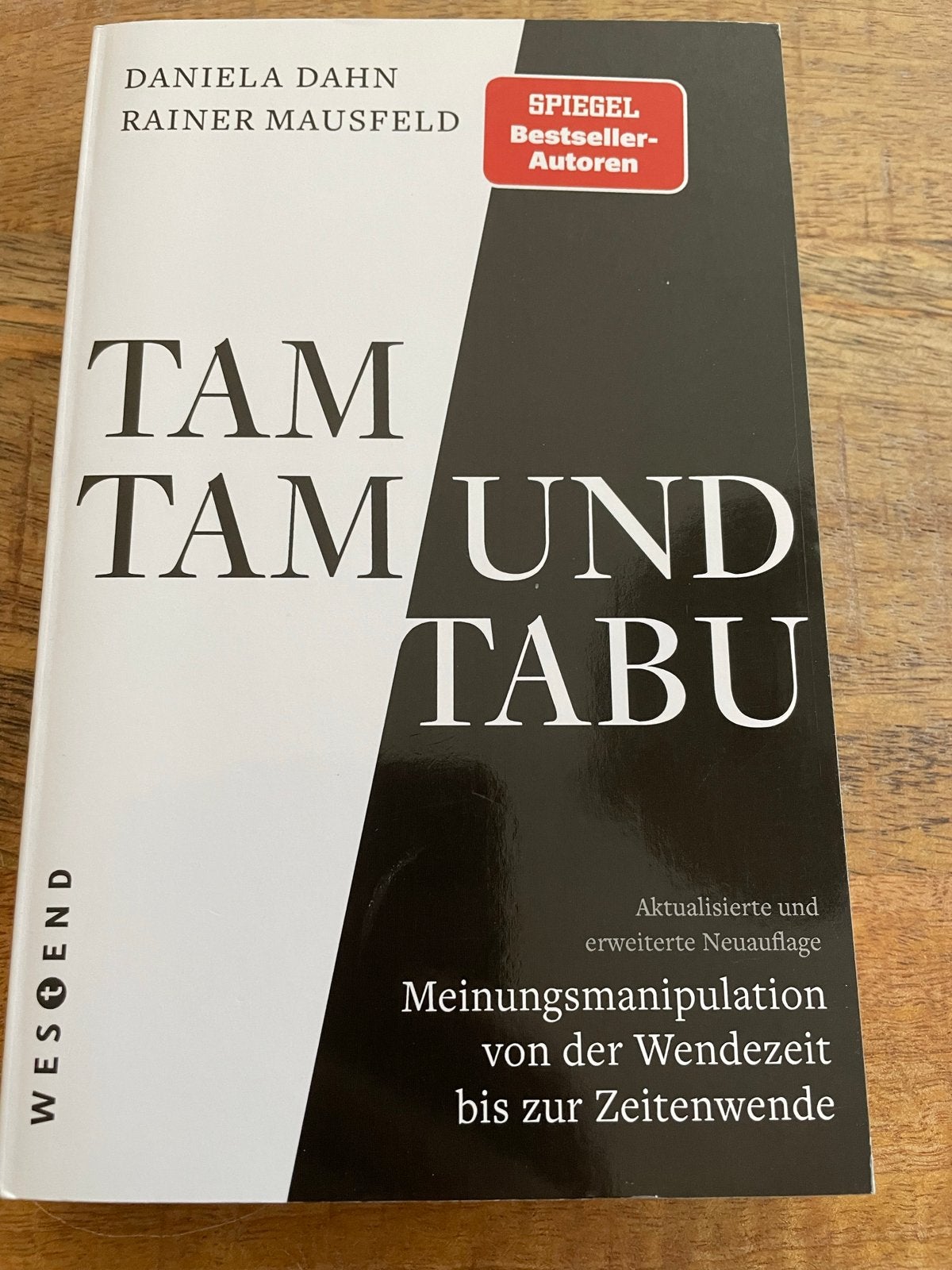Tam Tam und Tabu - Meinungsmanipulation, Ophalen of Verzenden, Zo goed als nieuw